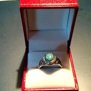 Ladies sterling silver turquoise ring